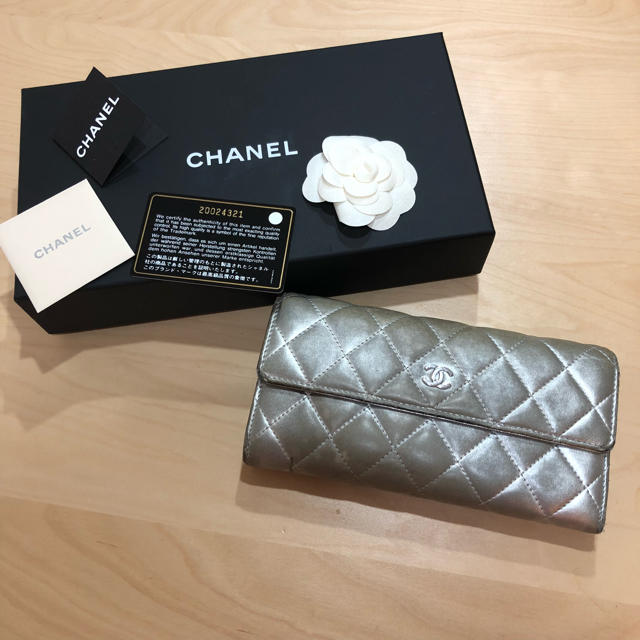 CHANEL(シャネル)のCHANEL お財布 長財布 シルバー レディースのファッション小物(財布)の商品写真