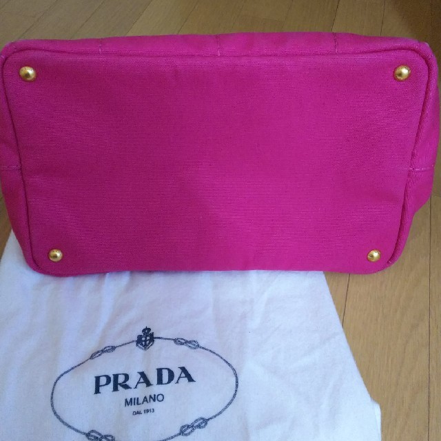 PRADA(プラダ)のえりちゃん様専用 レディースのバッグ(トートバッグ)の商品写真