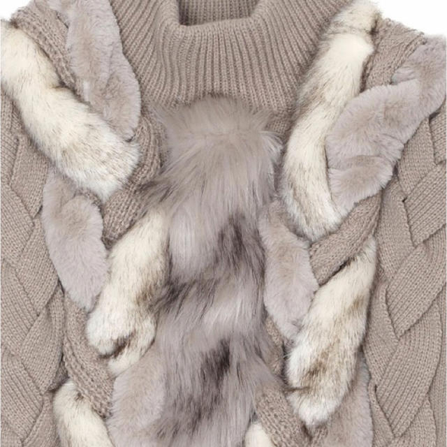 Ameri VINTAGE(アメリヴィンテージ)のAmeri VINTAGE  FUR BRAID CABLE KNIT レディースのトップス(ニット/セーター)の商品写真