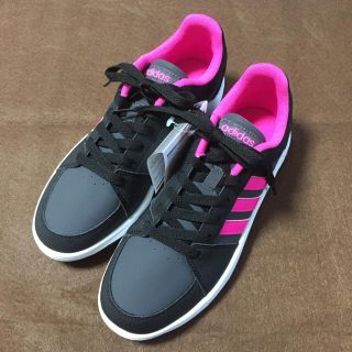 アディダス(adidas)の☆新品☆ adidas neo スニーカー 黒×ピンク 23.5㎝(スニーカー)