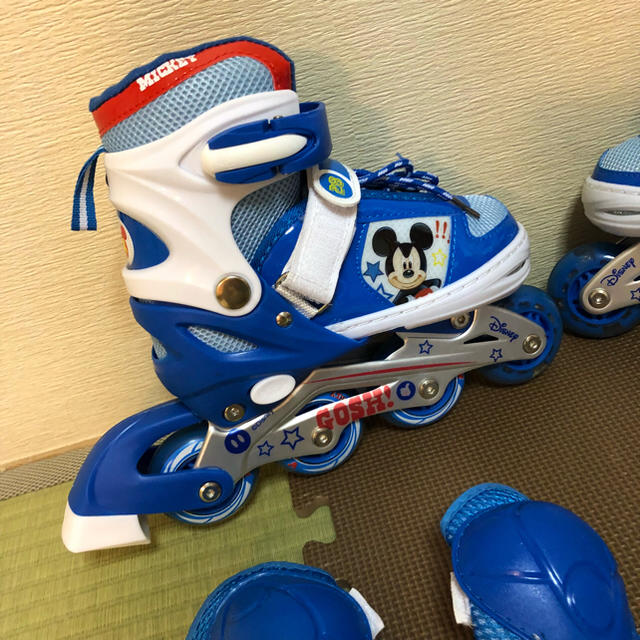 Disney(ディズニー)のキッズ ディズニー 3歳から5歳 ミッキー インライン スケート スポーツ/アウトドアのスポーツ/アウトドア その他(スケートボード)の商品写真