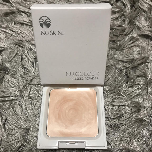 NU SKIN ニュースキン ニューカラープレストパウダーの通販 by ペロ's ...