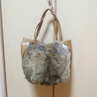 サック(SAC)のSAC ファーバッグ(ハンドバッグ)