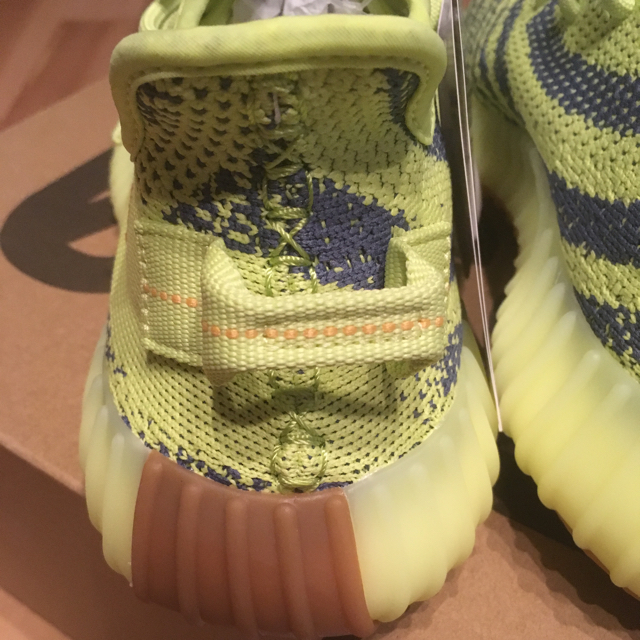 adidas(アディダス)のadidas  yeezy boost  350V2 メンズの靴/シューズ(スニーカー)の商品写真