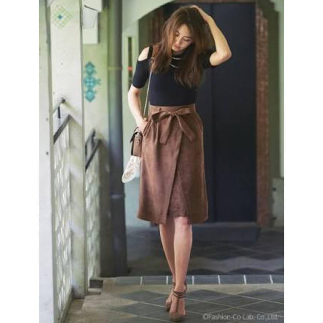 JUSGLITTY(ジャスグリッティー)のJUSGLITTY スエードAラインスカート レディースのスカート(ひざ丈スカート)の商品写真