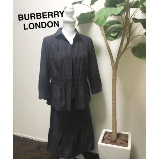 バーバリー(BURBERRY)のバーバリーブラウス&スカート&Tシャツ(ひざ丈スカート)