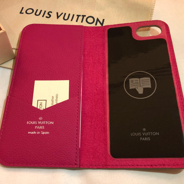 LOUIS VUITTON(ルイヴィトン)のルイヴィトンの携帯ケース マヒナ スマホ/家電/カメラのスマホアクセサリー(iPhoneケース)の商品写真