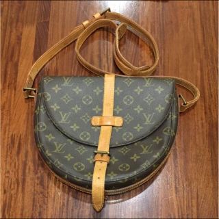 LOUIS VUITTON ルイヴィトン シャンティGM ショルダーバッグ