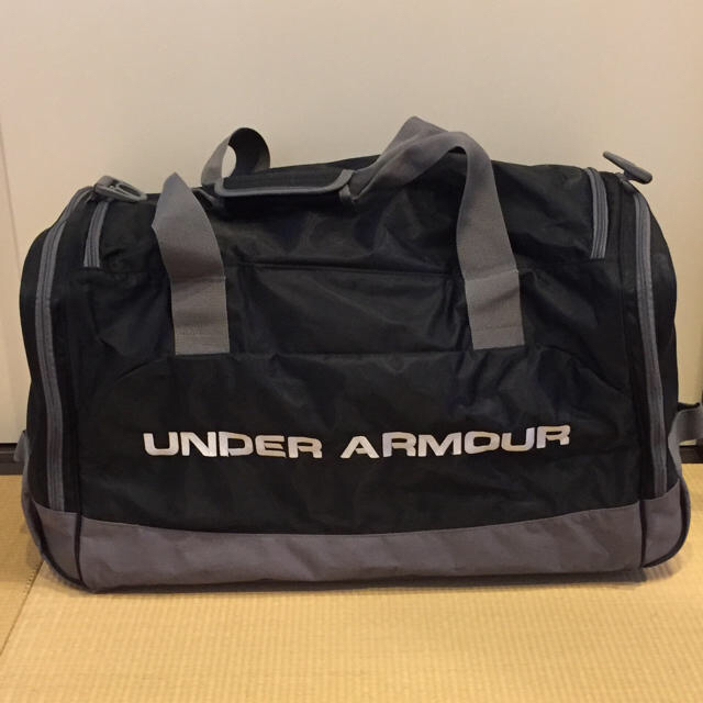 UNDER ARMOUR(アンダーアーマー)のスポーツバッグ メンズのバッグ(ボストンバッグ)の商品写真