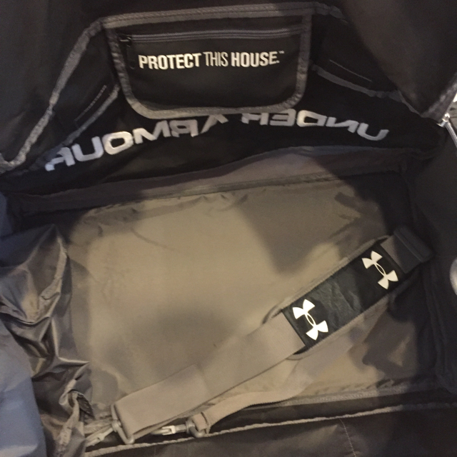 UNDER ARMOUR(アンダーアーマー)のスポーツバッグ メンズのバッグ(ボストンバッグ)の商品写真