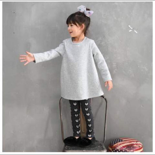 裏起毛 スウェットワンピース グレー 100 キッズ/ベビー/マタニティのキッズ服女の子用(90cm~)(ワンピース)の商品写真