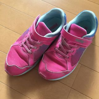 プーマ(PUMA)の値下げしました('-'*)  プーマ✰スニーカー 21.5(スニーカー)