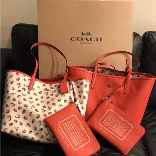 コーチ(COACH)のCOACH 新柄 A4OK フルーツ柄 リバーシブルトートバック F24214(トートバッグ)