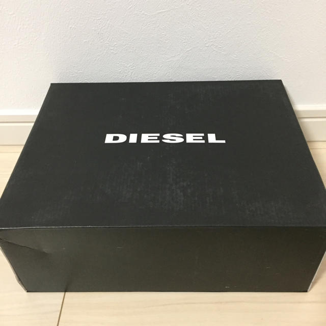 DIESEL(ディーゼル)のDIESEL B/W 28 メンズの靴/シューズ(スニーカー)の商品写真