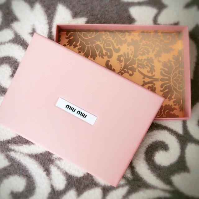 MIU MIU - miumiu ギフト ボックスの通販 by かめちゃん|ミュウ MIU MIU - miumiu ギフト ボックスの通販 by かめちゃん|ミュウ