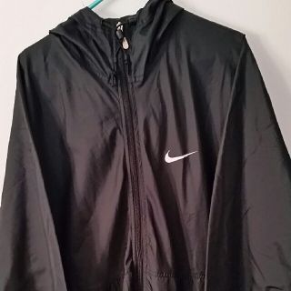 ナイキ(NIKE)の値下げ　ナイキNIKE　ナイロンパーカー　黒　メンズM(パーカー)