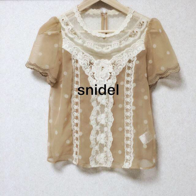 SNIDEL(スナイデル)のsnidel/ドットレースTOPS レディースのトップス(シャツ/ブラウス(半袖/袖なし))の商品写真