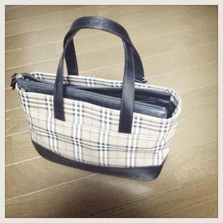 バーバリー(BURBERRY)の再出品  BUREERRY(ハンドバッグ)