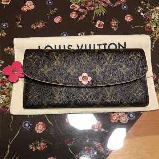 ルイヴィトン(LOUIS VUITTON)のルイヴィトンエミリーフラワーチャーム付き長財布♡ki.mi.love様専用(財布)