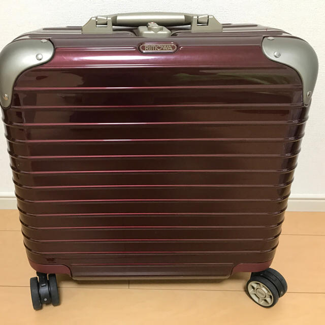 RIMOWA(リモワ)の【T様専用】リモワ リンボ カルモナレッド 4輪 27L スーツケース メンズのバッグ(トラベルバッグ/スーツケース)の商品写真