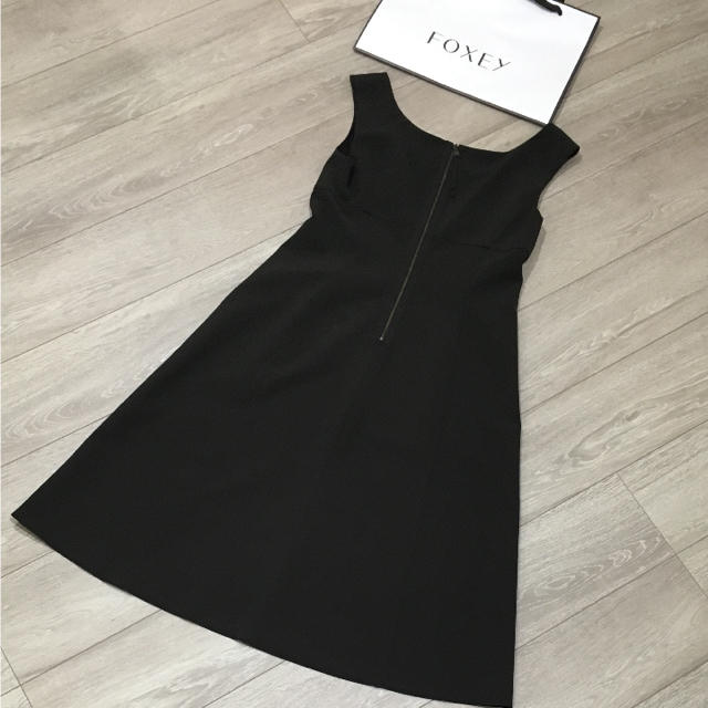 FOXEY(フォクシー)のerica様専用♡フォクシーワンピース サイズ40 レディースのワンピース(ひざ丈ワンピース)の商品写真