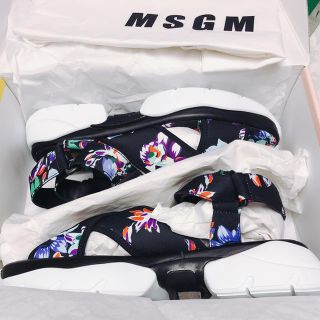 エムエスジイエム(MSGM)のMSGM♡新品クロスサンダル サイズ40(サンダル)