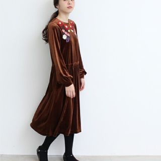 ドットアンドストライプスチャイルドウーマン(Dot&Stripes CHILDWOMAN)のベルベット花刺繍ワンピース(ロングワンピース/マキシワンピース)