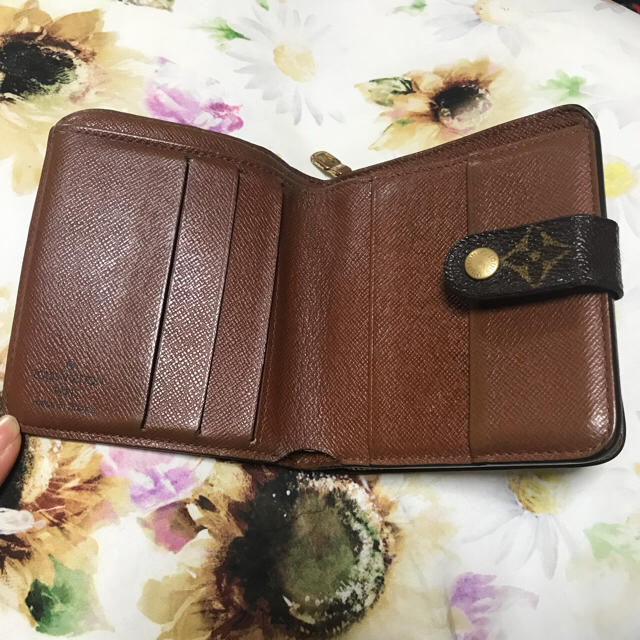LOUIS VUITTON(ルイヴィトン)の二つ折り財布 レディースのファッション小物(財布)の商品写真