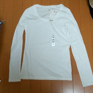 ユニクロ(UNIQLO)の【新品】ユニクロ 白Tシャツ(シャツ/ブラウス(長袖/七分))