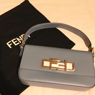 フェンディ(FENDI)の【美品】FENDI トレバケット ライトブルー(ハンドバッグ)