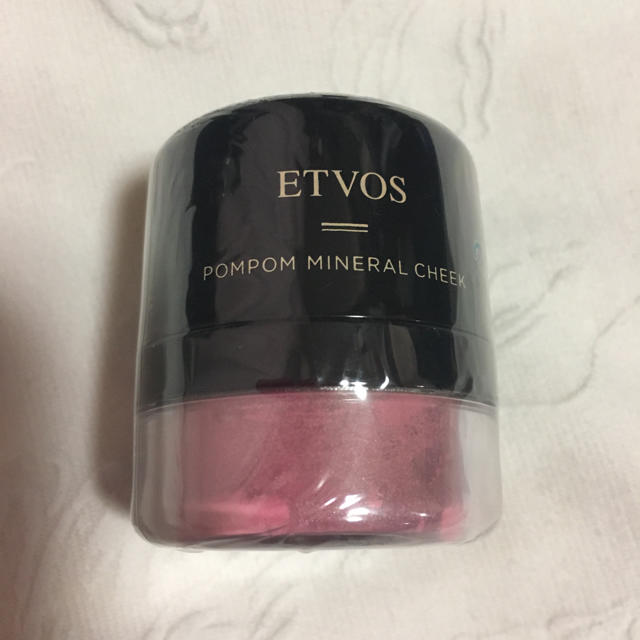 ETVOS(エトヴォス)のETVOS ポンポン ミネラルチーク 新品 コスメ/美容のベースメイク/化粧品(チーク)の商品写真