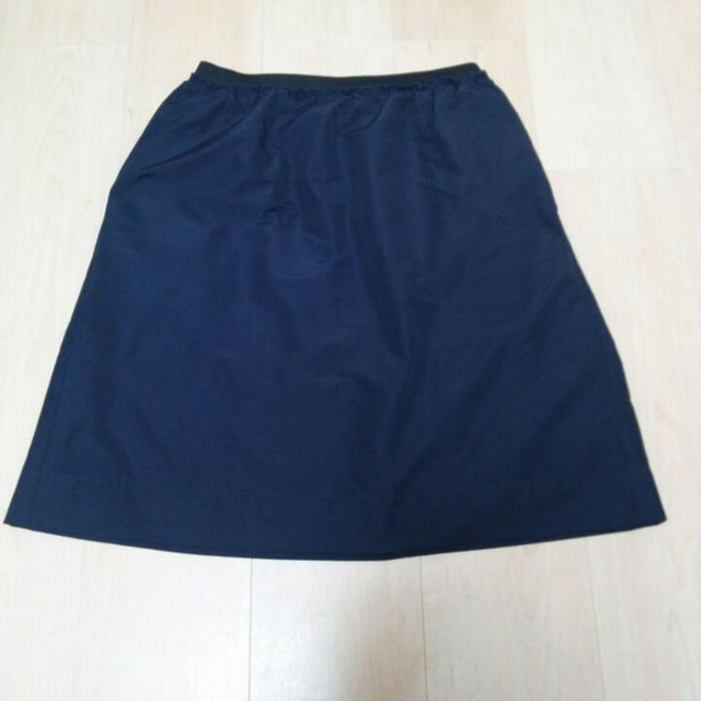 MUJI (無印良品)(ムジルシリョウヒン)のお値下げ❗️ 1度着用 MUJI スカート ネイビー ポケット2個 M フリル レディースのスカート(ひざ丈スカート)の商品写真