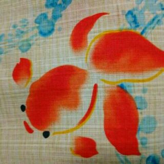 オレンジ色の金魚の浴衣 生成り 赤い作り帯付き(浴衣)