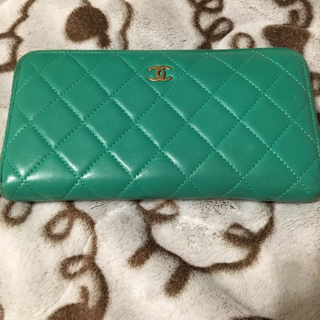 CHANEL(シャネル)のシャネル長財布 レディースのファッション小物(財布)の商品写真