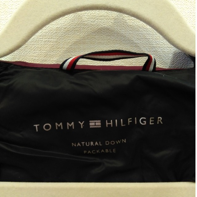 TOMMY HILFIGER(トミーヒルフィガー)の（新品未使用）トミーヒルフィガー　ダウンコート　黒 レディースのジャケット/アウター(ダウンコート)の商品写真