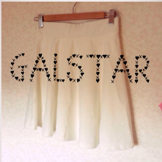 ギャルスター(GALSTAR)のGALSTAR ホワイトフレアースカート(ミニスカート)