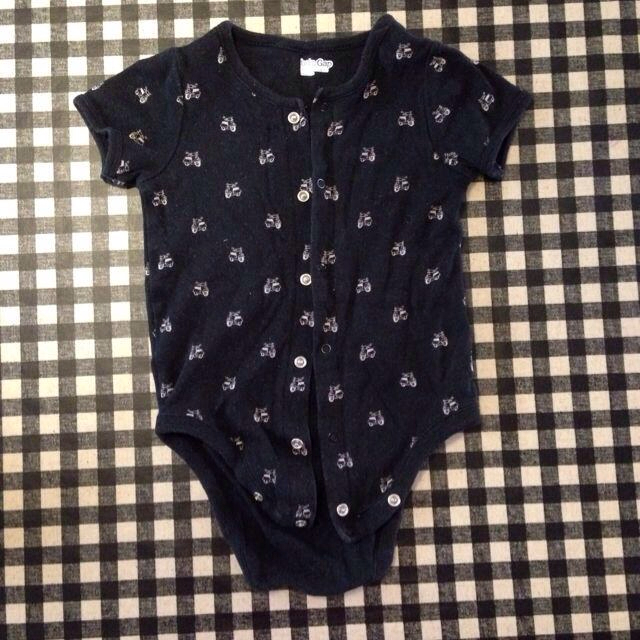 babyGAP(ベビーギャップ)のGAP男の子半袖ロンパース✳︎70 キッズ/ベビー/マタニティのベビー服(~85cm)(ロンパース)の商品写真