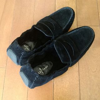 コールハーン(Cole Haan)の【Cole Haan】美品　ドライビングシューズ　黒スウェード　インナーボア　(ローファー/革靴)