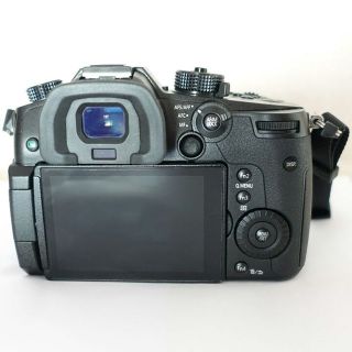 パナソニック(Panasonic)のPanasonic LUMIX DCｰGH5ボディ【14ｰ140mmレンズ他付】(その他)