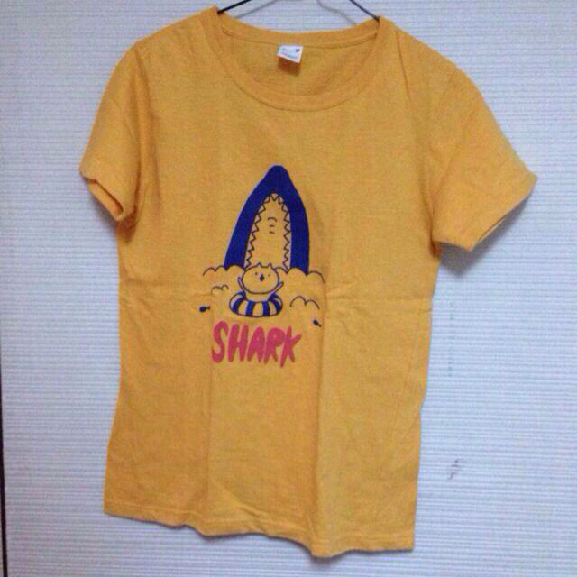 Bleu Bleuet(ブルーブルーエ)のSHARK Tシャツ レディースのトップス(Tシャツ(半袖/袖なし))の商品写真