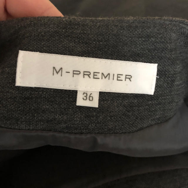 M-premier(エムプルミエ)のエムプルミエ  スカート グレー 36 レディースのスカート(ひざ丈スカート)の商品写真