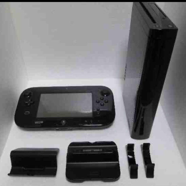 Wii U(ウィーユー)のWii U プレミアムセット　黒　32GB　付属品完備 エンタメ/ホビーのゲームソフト/ゲーム機本体(家庭用ゲーム機本体)の商品写真