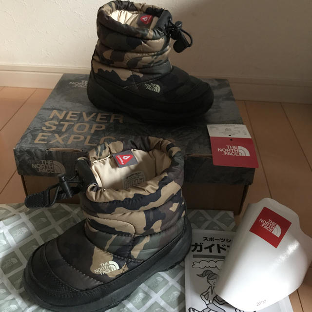 THE NORTH FACE(ザノースフェイス)のTHE NORTH FACE 16cm ヌプシ ブーツ カモ 雪靴 レインブーツ キッズ/ベビー/マタニティのキッズ靴/シューズ(15cm~)(ブーツ)の商品写真