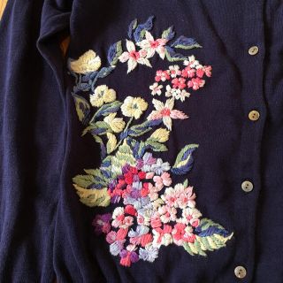 ビジュー×刺繍で視線を集めるフラワーデザインカーディガン 定価以下