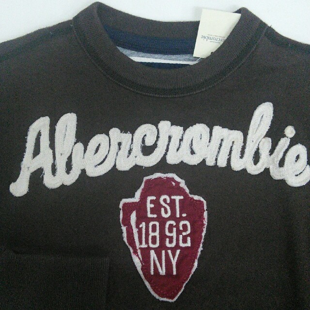 Abercrombie&Fitch(アバクロンビーアンドフィッチ)の稀少❗新品アバクロ長袖Tシャツ　ボーイズM　茶 キッズ/ベビー/マタニティのキッズ服男の子用(90cm~)(Tシャツ/カットソー)の商品写真