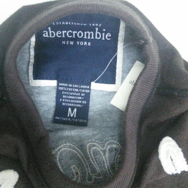 Abercrombie&Fitch(アバクロンビーアンドフィッチ)の稀少❗新品アバクロ長袖Tシャツ　ボーイズM　茶 キッズ/ベビー/マタニティのキッズ服男の子用(90cm~)(Tシャツ/カットソー)の商品写真