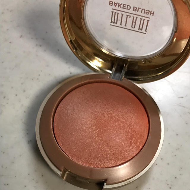 milani チーク luminoso コスメ/美容のベースメイク/化粧品(チーク)の商品写真