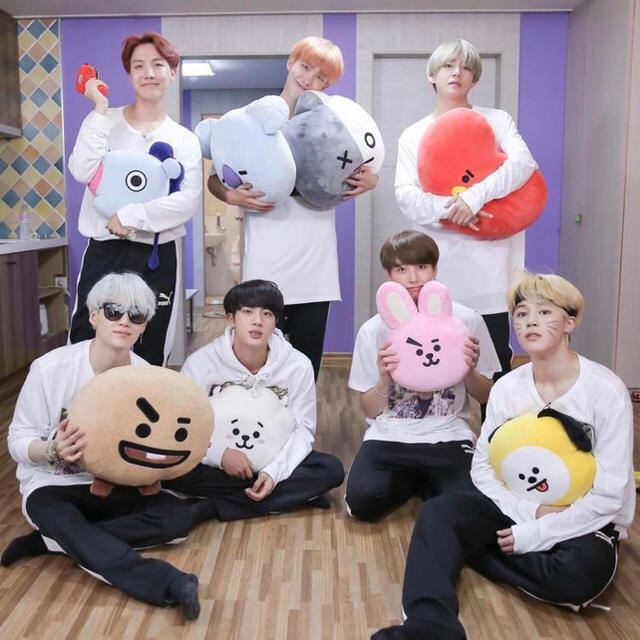 防弾少年団(BTS) - 週末限定大幅お値下げ‼️BT21 公式クッション(30cm