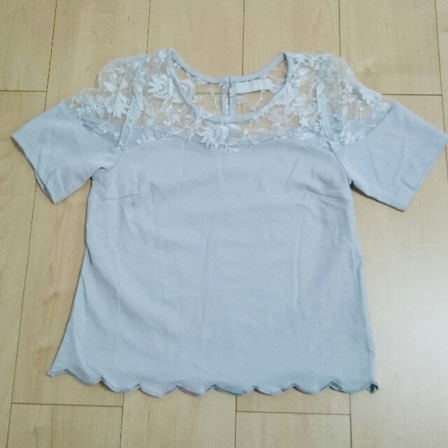 dazzlin(ダズリン)のﾀﾞｽﾞﾘﾝ  肩ﾚｰｽTシャツ レディースのトップス(Tシャツ(半袖/袖なし))の商品写真