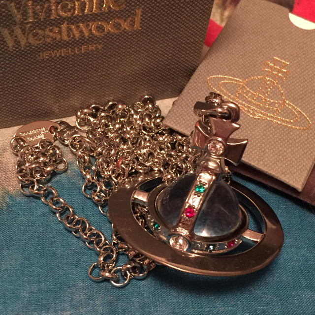 Vivienne Westwood(ヴィヴィアンウエストウッド)のスモールオーブネックレス シルバー レディースのアクセサリー(ネックレス)の商品写真